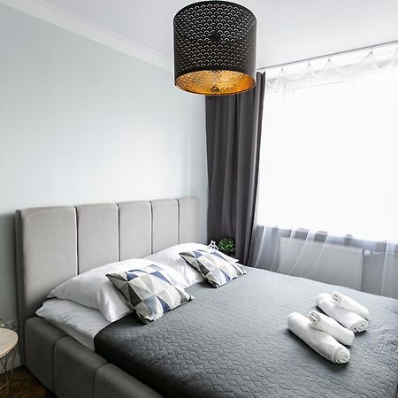 Nowogrodzka 78 - Apartament Dla 4 Osob - 200M Od Szpitala Klinicznego Na Lindleya - 1Km Do Dworca Centralnego - Wifi - Smart Tv 45 Cali Warsaw Luaran gambar