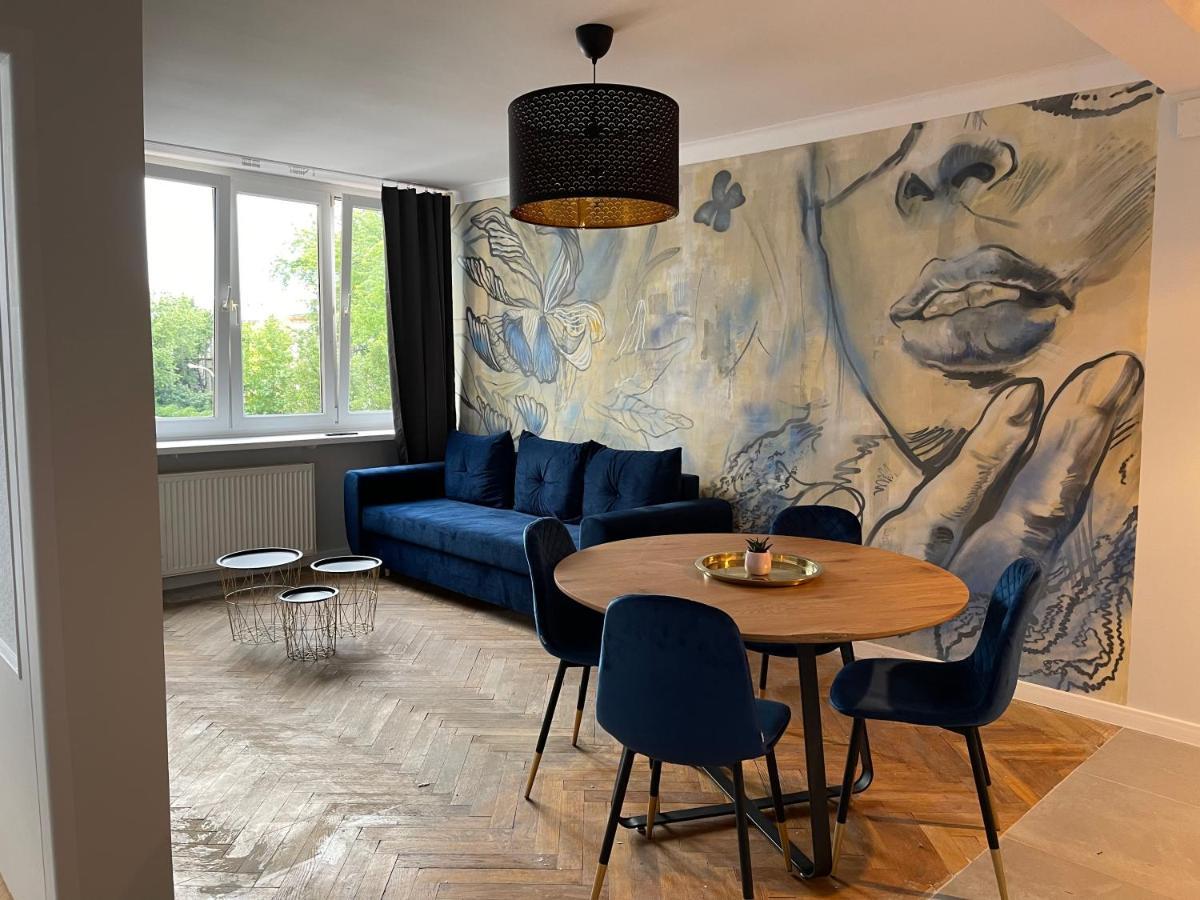 Nowogrodzka 78 - Apartament Dla 4 Osob - 200M Od Szpitala Klinicznego Na Lindleya - 1Km Do Dworca Centralnego - Wifi - Smart Tv 45 Cali Warsaw Luaran gambar