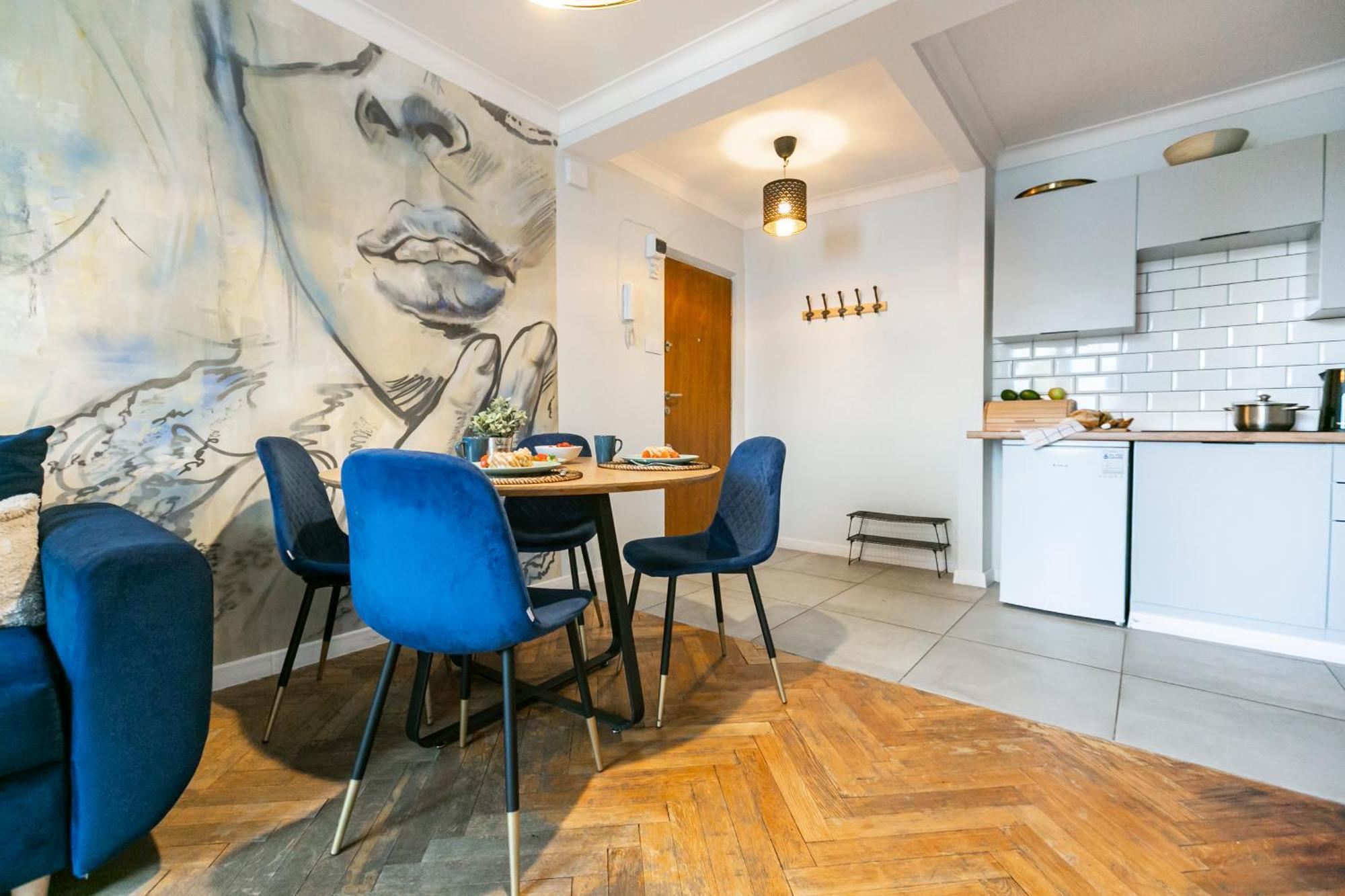 Nowogrodzka 78 - Apartament Dla 4 Osob - 200M Od Szpitala Klinicznego Na Lindleya - 1Km Do Dworca Centralnego - Wifi - Smart Tv 45 Cali Warsaw Luaran gambar